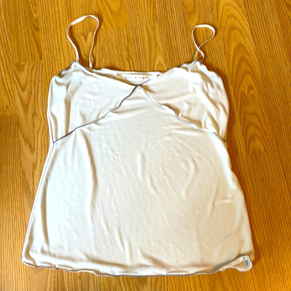 Max studio cream top with brown seam